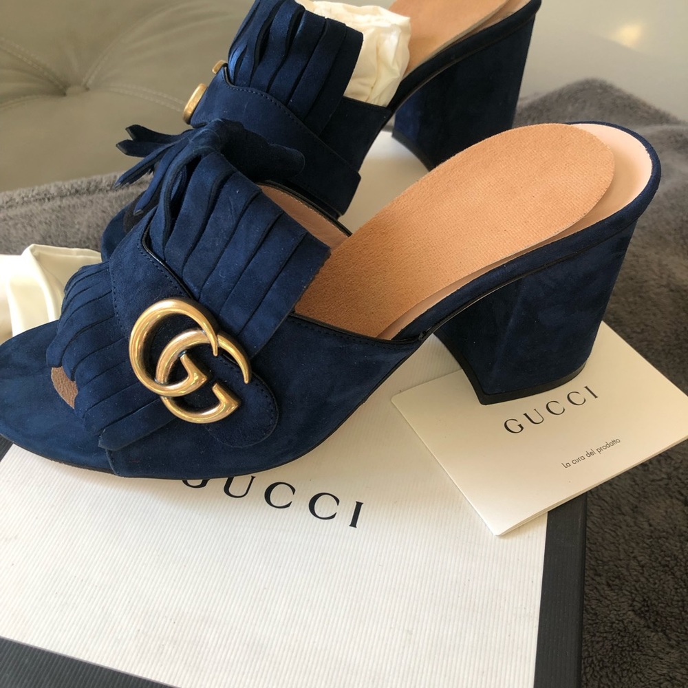 Authentic Gucci sandals Size 7 (37)
